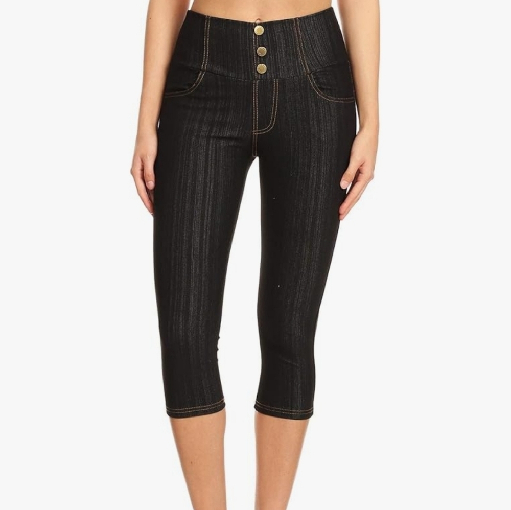 Women's Black Capris